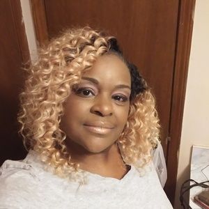 Meet your Posher, Wylene